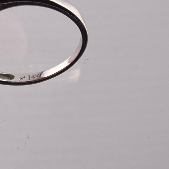 GORGEOUS 14k White Gold With Stones Engagement Ring - Size 6.5 - Picture 2 of 2